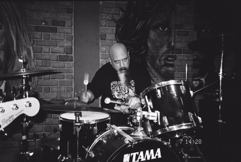 General Doom baterista de Moonwatcher banda Mexicana de stoner doom de Monterrey
