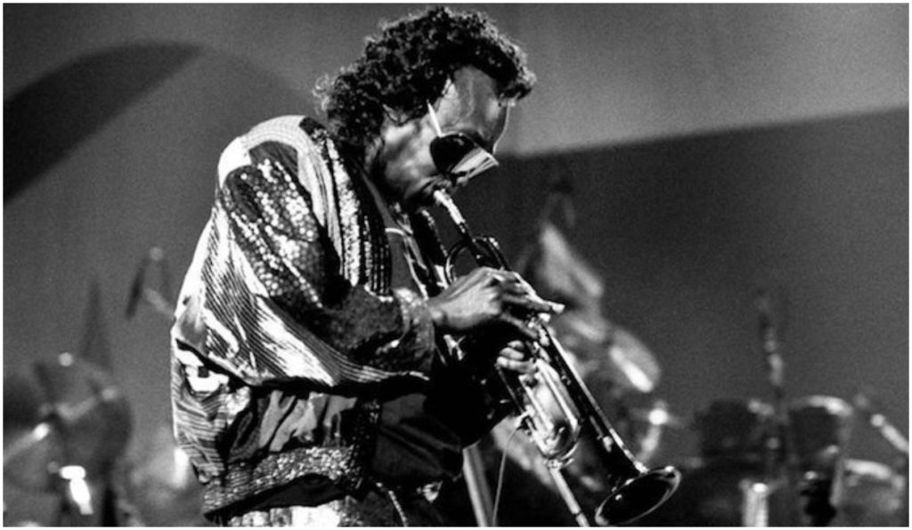Miles Davis tocando en vivo en 1970